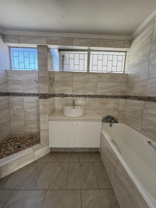 Kroonstad, 3 Bedrooms Bedrooms, 0 ,2 BathroomsBathrooms,Townhouse,For Sale,0,1526