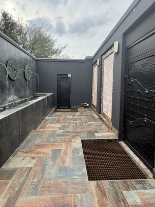Kroonstad, 6 Bedrooms Bedrooms, 0 ,4 BathroomsBathrooms,House,For Sale,0,1527