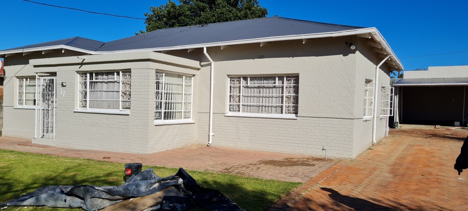 Kroonstad, 4 Bedrooms Bedrooms, 0 ,2 BathroomsBathrooms,House,For Rent,0,1528