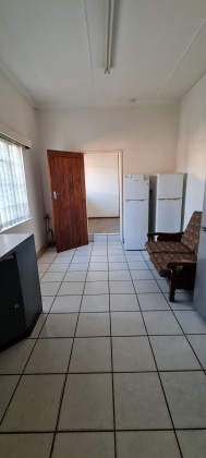Kroonstad, 4 Bedrooms Bedrooms, 0 ,2 BathroomsBathrooms,House,For Rent,0,1528