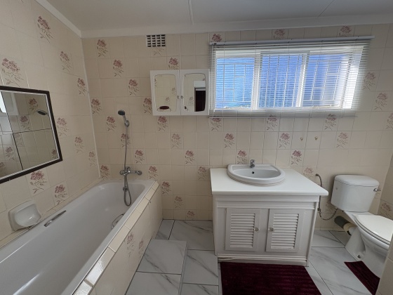 Kroonstad, 3 Bedrooms Bedrooms, 0 ,3 BathroomsBathrooms,House,For Sale,0,1535