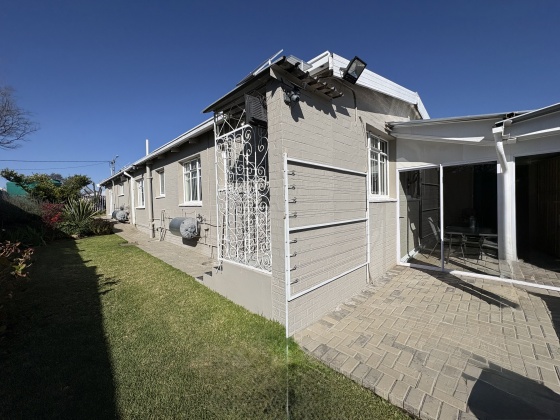 Kroonstad, 3 Bedrooms Bedrooms, 0 ,3 BathroomsBathrooms,House,For Sale,0,1535