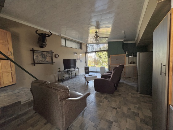Kroonstad, 3 Bedrooms Bedrooms, 0 ,3 BathroomsBathrooms,House,For Sale,0,1535