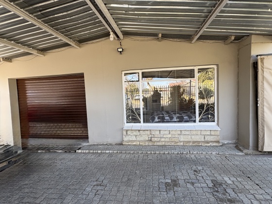 Kroonstad, 3 Bedrooms Bedrooms, 0 ,3 BathroomsBathrooms,House,For Sale,0,1535