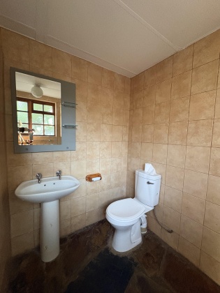 4 Bedrooms Bedrooms, 0 ,3 BathroomsBathrooms,House,For Sale,0,1536