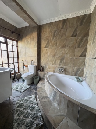 4 Bedrooms Bedrooms, 0 ,3 BathroomsBathrooms,House,For Sale,0,1536