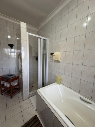 4 Bedrooms Bedrooms, 0 ,3 BathroomsBathrooms,House,For Sale,0,1536