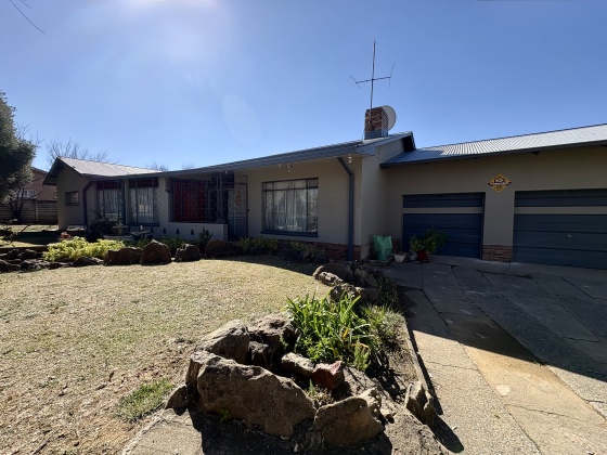 Kroonstad, 3 Bedrooms Bedrooms, 0 ,2 BathroomsBathrooms,House,For Sale,0,1537