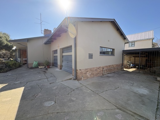 Kroonstad, 3 Bedrooms Bedrooms, 0 ,2 BathroomsBathrooms,House,For Sale,0,1537