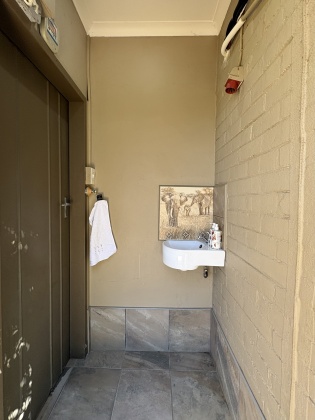 Kroonstad, 4 Bedrooms Bedrooms, 0 ,2 BathroomsBathrooms,House,For Sale,0,1538