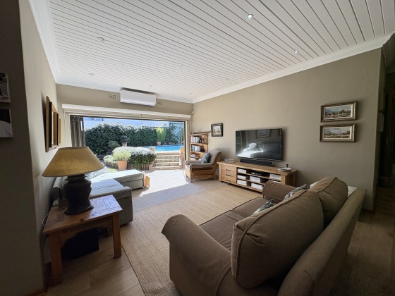 Kroonstad, 4 Bedrooms Bedrooms, 0 ,2 BathroomsBathrooms,House,For Sale,0,1538