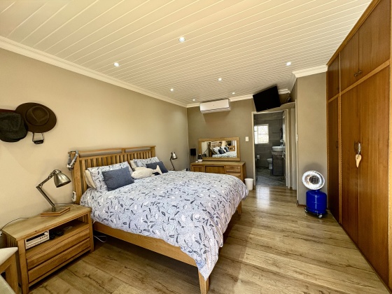 Kroonstad, 4 Bedrooms Bedrooms, 0 ,2 BathroomsBathrooms,House,For Sale,0,1538
