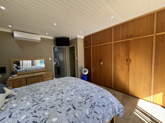 Kroonstad, 4 Bedrooms Bedrooms, 0 ,2 BathroomsBathrooms,House,For Sale,0,1538