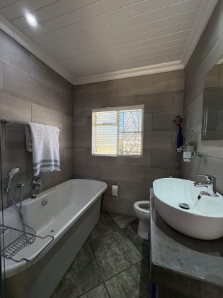 Kroonstad, 4 Bedrooms Bedrooms, 0 ,2 BathroomsBathrooms,House,For Sale,0,1538