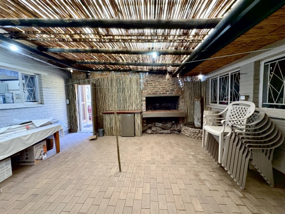 Kroonstad, 4 Bedrooms Bedrooms, 0 ,2 BathroomsBathrooms,House,For Sale,0,1538