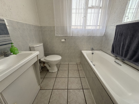 Kroonstad, 3 Bedrooms Bedrooms, 0 ,2 BathroomsBathrooms,Apartment / Flat,For Sale,0,1539