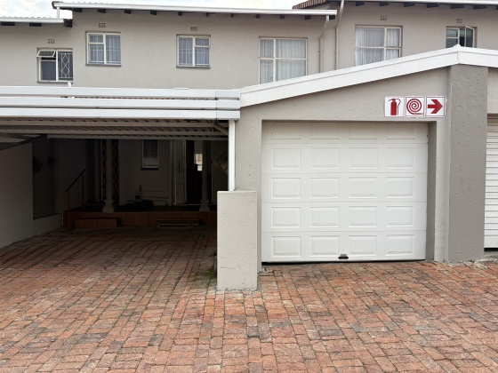 Kroonstad, 3 Bedrooms Bedrooms, 0 ,2 BathroomsBathrooms,Apartment / Flat,For Sale,0,1539