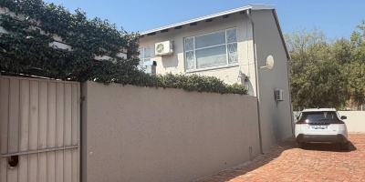 Kroonstad, 3 Bedrooms Bedrooms, 0 ,0,Apartment / Flat,For Sale,0,1559