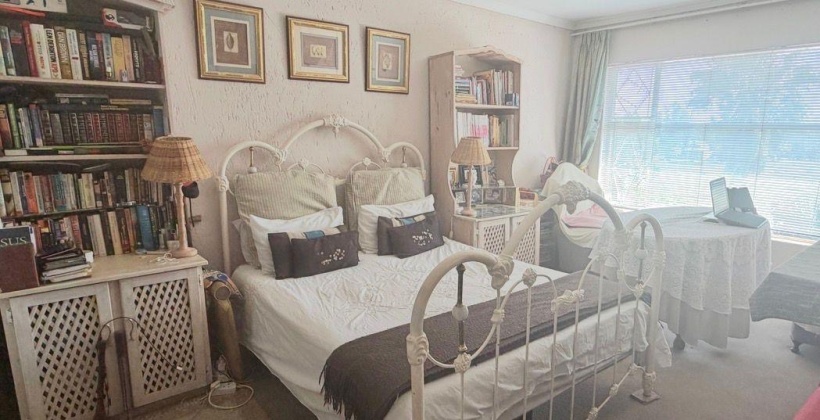 Kroonstad, 3 Bedrooms Bedrooms, 0 ,0,Apartment / Flat,For Sale,0,1559