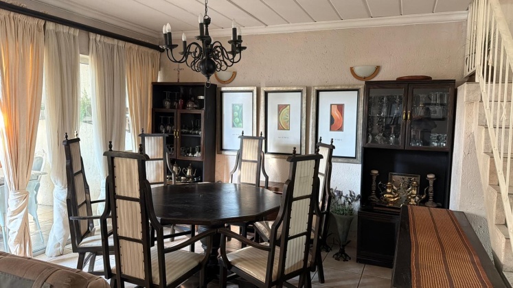 Kroonstad, 3 Bedrooms Bedrooms, 0 ,0,Apartment / Flat,For Sale,0,1559