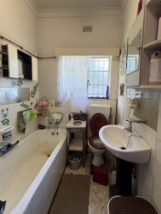 Kroonstad, 4 Bedroom Bedrooms, 0 ,2 BathroomBathrooms,House,For Sale,0,1562