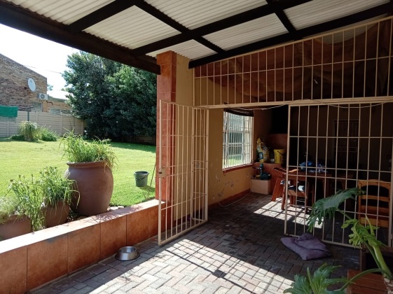 Kroonstad, 3 Bedroom Bedrooms, 0 ,2 BathroomBathrooms,House,For Sale,0,1563