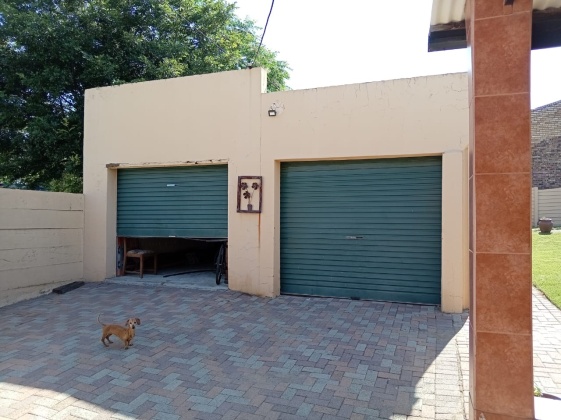 Kroonstad, 3 Bedroom Bedrooms, 0 ,2 BathroomBathrooms,House,For Sale,0,1563
