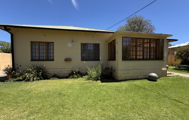 Kroonstad, 3 Bedroom Bedrooms, 0 ,2 BathroomBathrooms,House,For Sale,0,1563