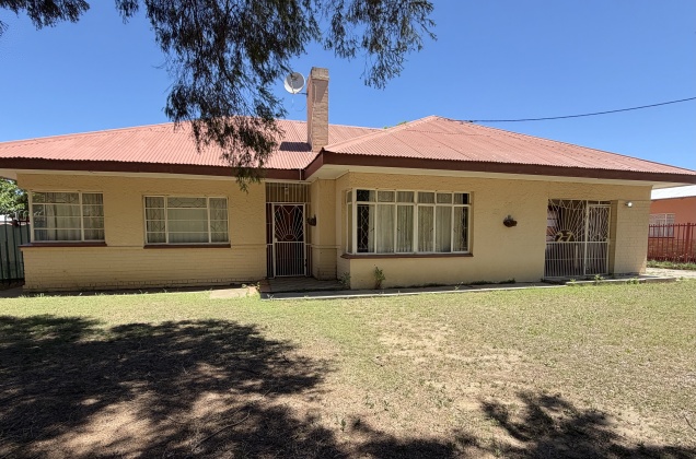 Kroonstad, 4 Bedroom Bedrooms, 0 ,2 BathroomBathrooms,House,For Sale,0,1564
