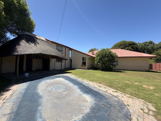 Kroonstad, 4 Bedroom Bedrooms, 0 ,2 BathroomBathrooms,House,For Sale,0,1564