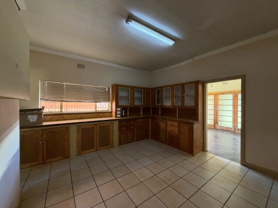 Kroonstad, 4 Bedroom Bedrooms, 0 ,2 BathroomBathrooms,House,For Sale,0,1564