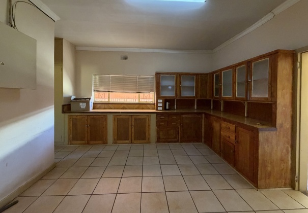 Kroonstad, 4 Bedroom Bedrooms, 0 ,2 BathroomBathrooms,House,For Sale,0,1564