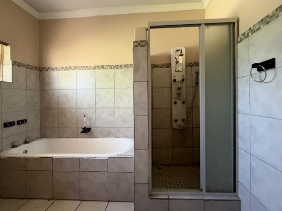 Kroonstad, 4 Bedroom Bedrooms, 0 ,2 BathroomBathrooms,House,For Sale,0,1564