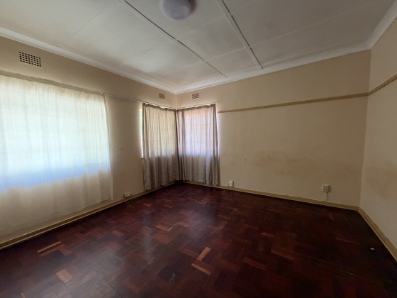 Kroonstad, 4 Bedroom Bedrooms, 0 ,2 BathroomBathrooms,House,For Sale,0,1564